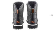 Daiwa D-VEC Wading Boots with sturdy rubber soles and waterproof leather, designed for fishing and outdoor wading activities.